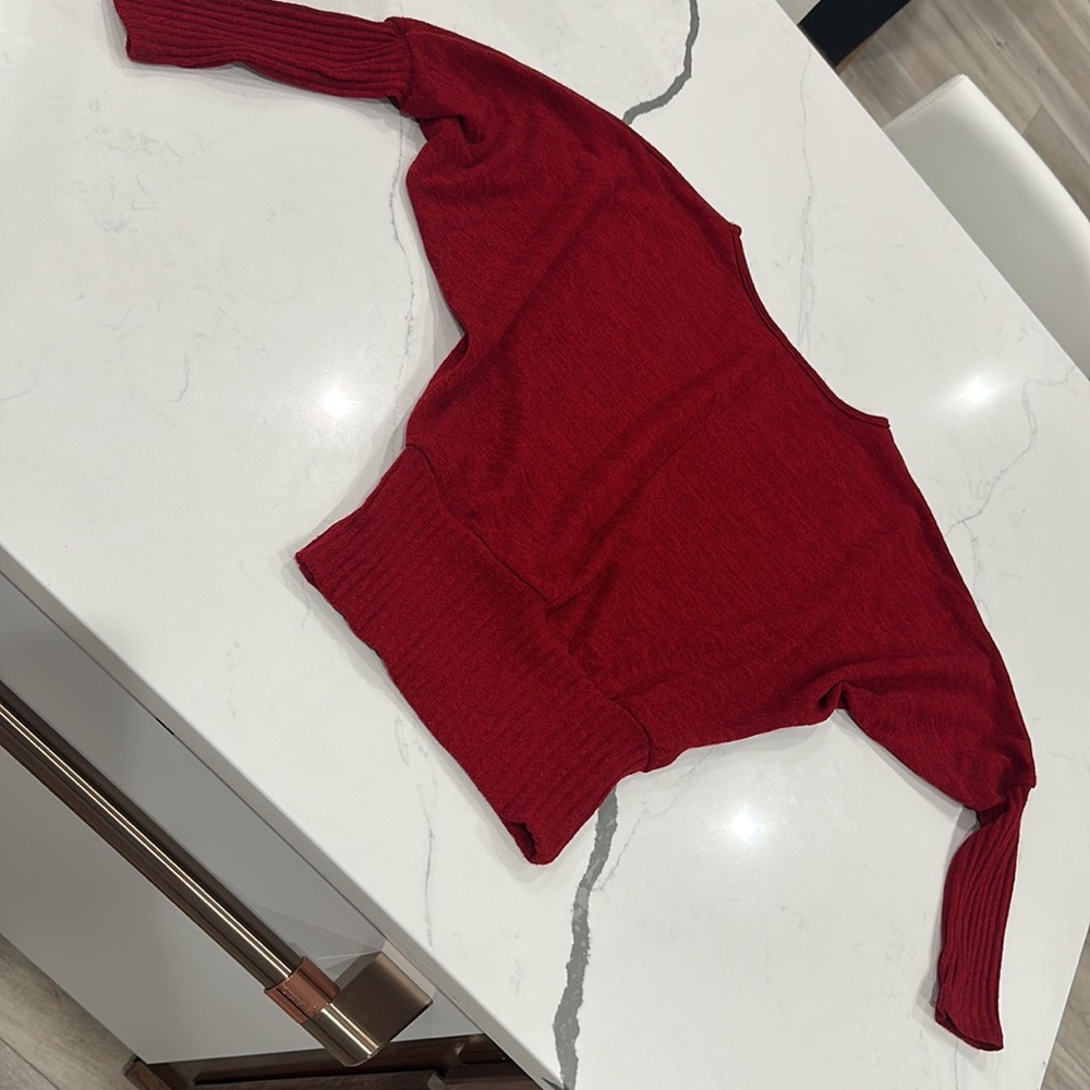 Point Sweater - Picture 2 of 3